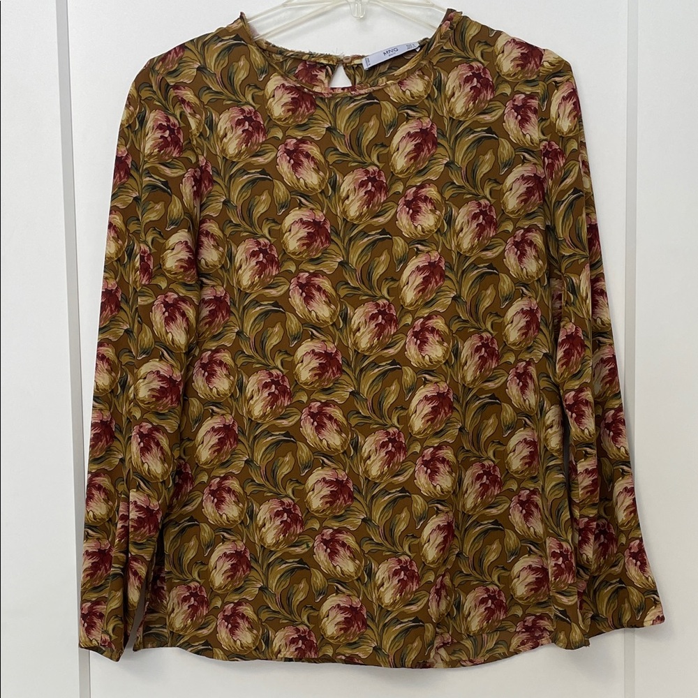 Ladies size 4 floral blouse